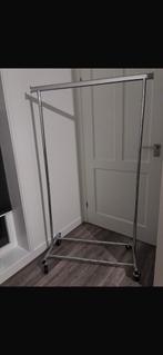 Kledingrek op wieltjes/ verstelbaar, Ophalen, Zo goed als nieuw