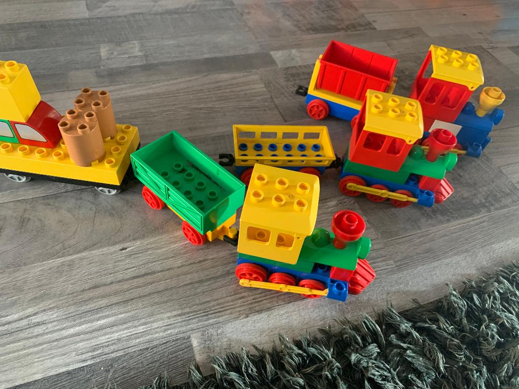 Duplo trein met veel rails, Kinderen en Baby's, Speelgoed | Duplo en Lego, Gebruikt, Overige thema's, Overige typen, Ophalen of Verzenden