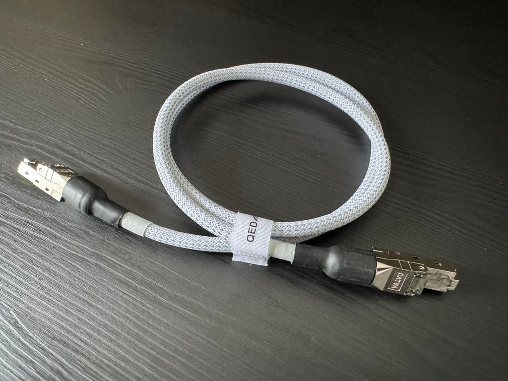 High end streaming kabel (QED), Audio, Tv en Foto, Audiokabels en Televisiekabels, Ophalen of Verzenden, Zo goed als nieuw, Minder dan 2 meter