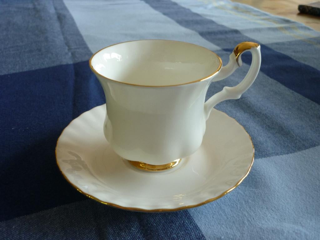 kopje Royal Albert, Ophalen of Verzenden