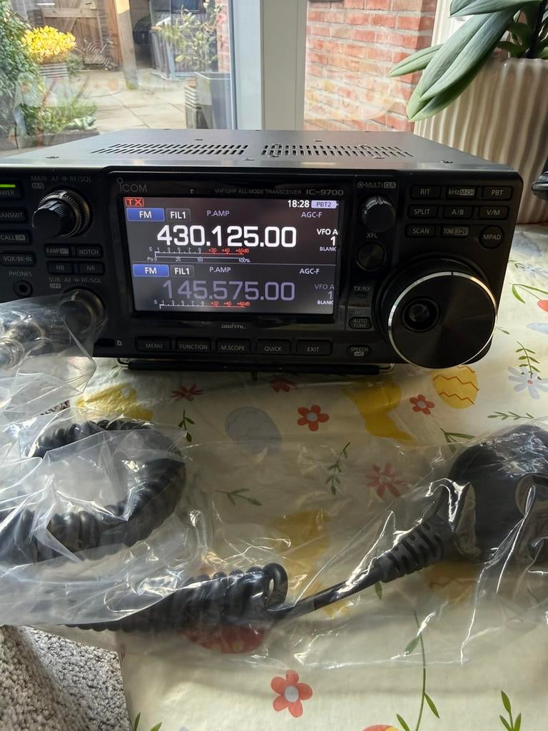Zo goed als nieuwe Icom 9700 in doos, Ophalen, Zo goed als nieuw, Zender en Ontvanger