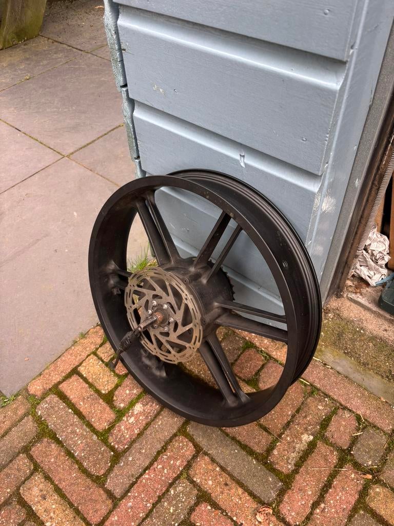 V8 1.0 1000watt motor (past ook op v20), Fietsen en Brommers, Elektrische fietsen, Ophalen of Verzenden, Zo goed als nieuw