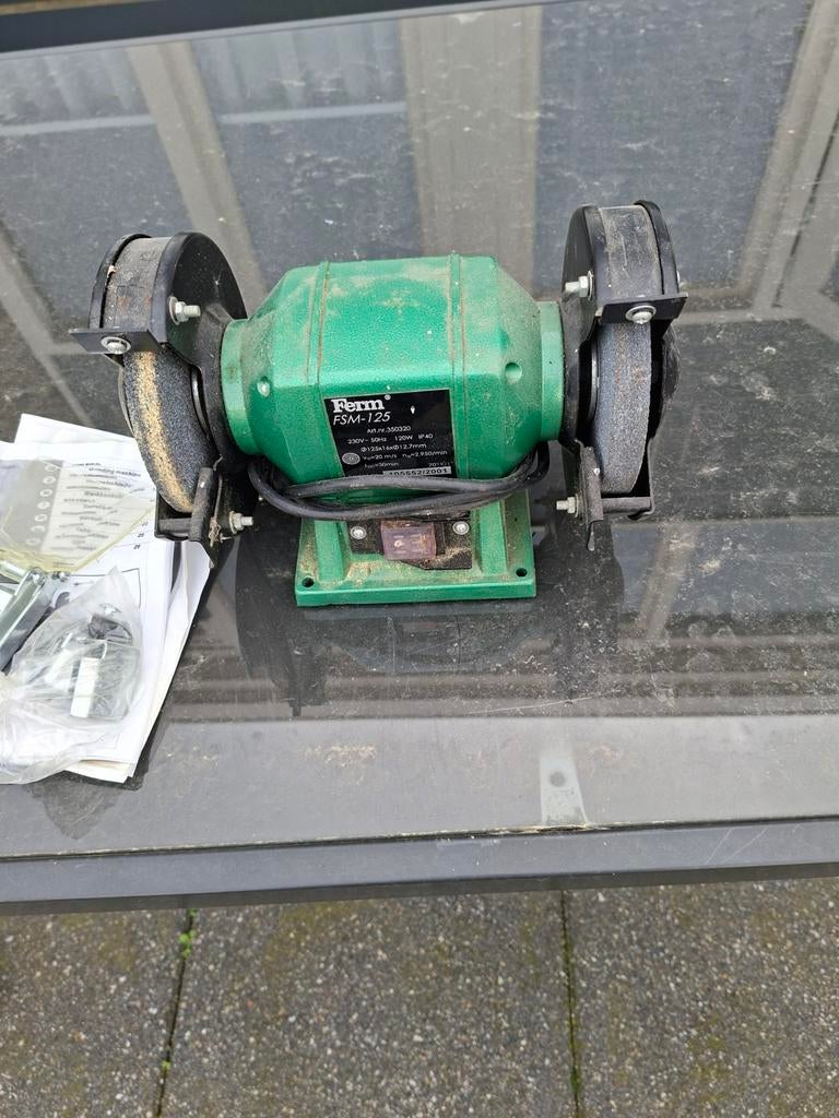 Te koop slijpmachines, Doe-het-zelf en Verbouw, Gereedschap | Slijpmachines, Ophalen, Minder dan 700 watt, Werkbankslijpmachine