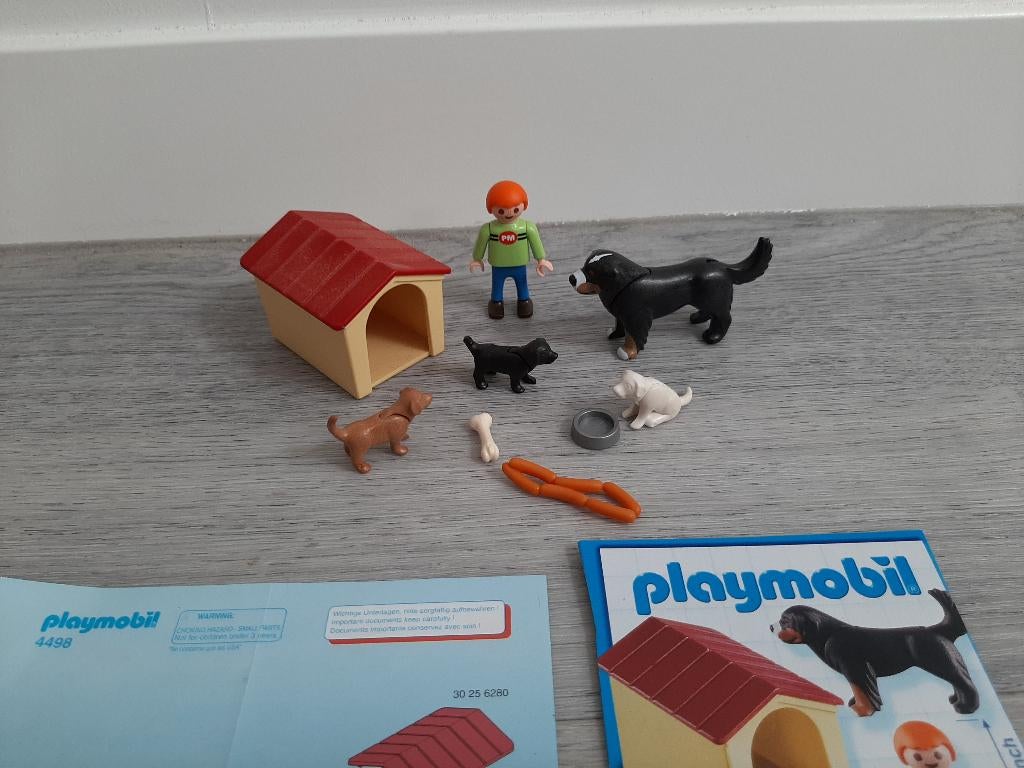 Playmobil Hondenfamilie (4498), compleet, Ophalen of Verzenden, Zo goed als nieuw, Complete set