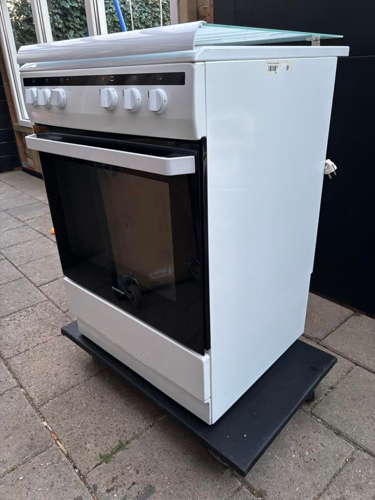 Inventum Gasfornuis / oven, Witgoed en Apparatuur, Fornuizen, Ophalen, 4 kookzones, Zo goed als nieuw, Gas