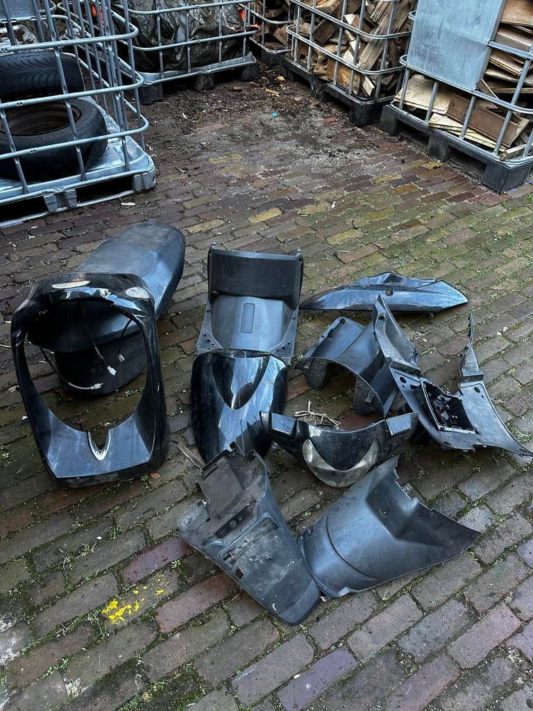 Peugeot v clic kappen, Fietsen en Brommers, Scooters | Piaggio, Zo goed als nieuw, Overige modellen, Benzine, Ophalen of Verzenden