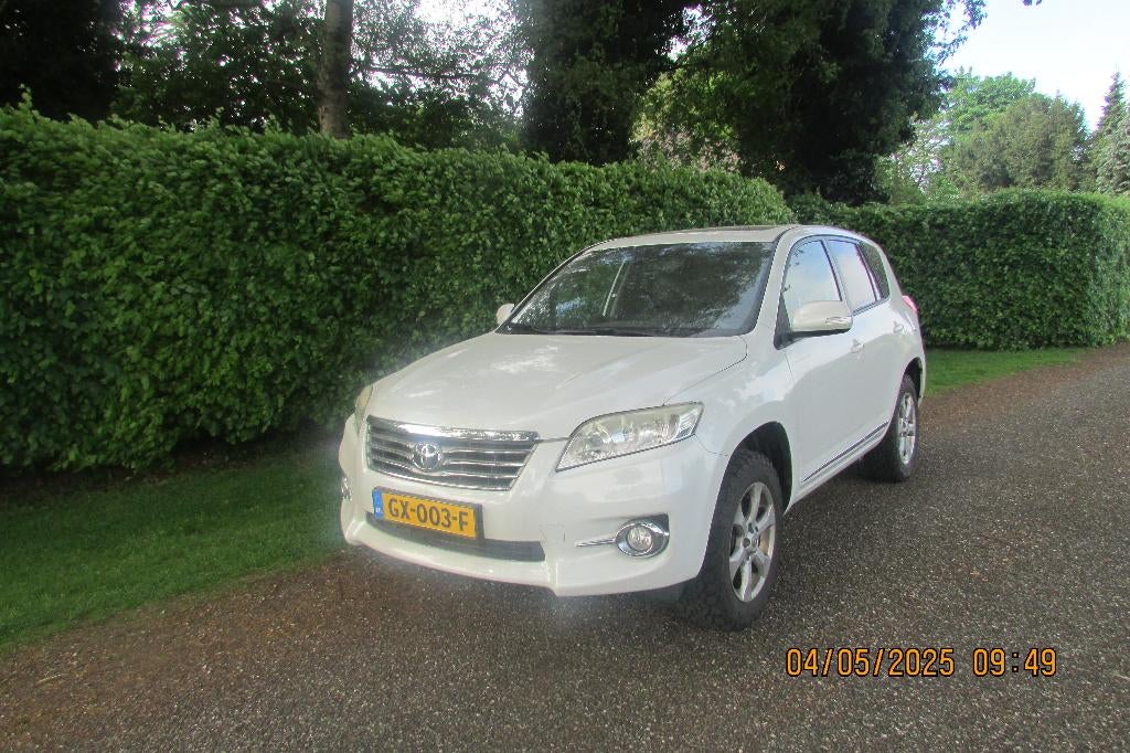 Toyota Rav4 2.2 D-4d DPF 2011 Wit, Auto's, Euro 5, Zwart, 4 cilinders, 2000 kg