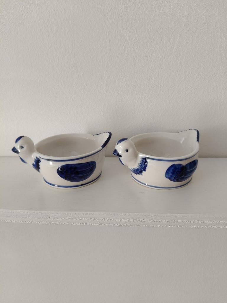 2 Delfts Blauwe Porseleinen Kip Bakjes - Handbeschilderd, Antiek en Kunst, Ophalen of Verzenden