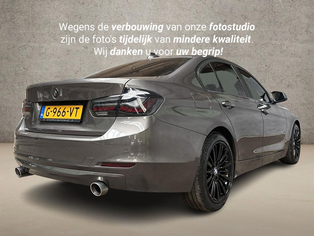BMW 3 Serie 320i High Executive 184Pk Automaat (GROOT NAVI,, Auto's, Automaat, Gebruikt, 4 cilinders, 184 pk
