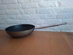 (T) Wokpan Ø 28 cm. Italiaans. TGFF. Voor gasfornuis., Ophalen of Verzenden, Zo goed als nieuw, Aluminium, Wok