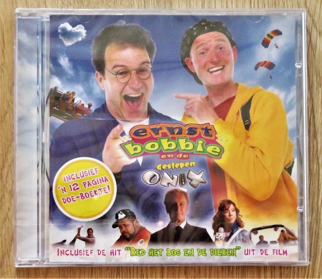 CD Ernst Bobbie en de geslepen Onix ( + Doe-boekje ), Cd's en Dvd's, Cd's | Kinderen en Jeugd, Zo goed als nieuw, Ophalen of Verzenden