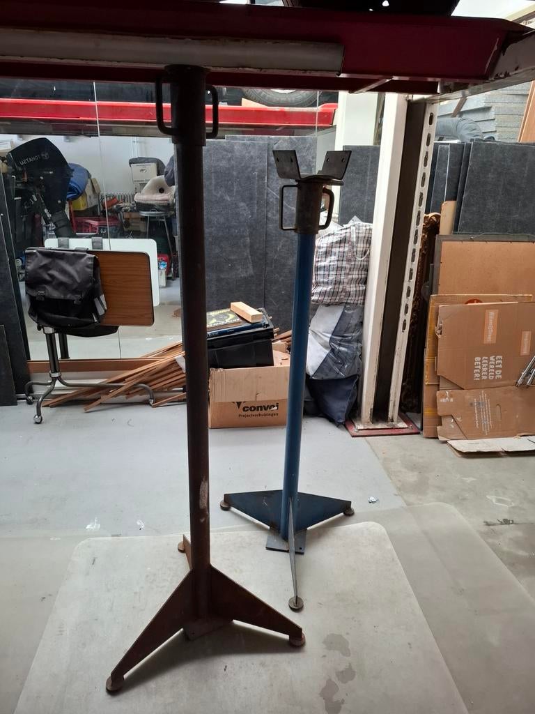 Driepoot garage, Ophalen