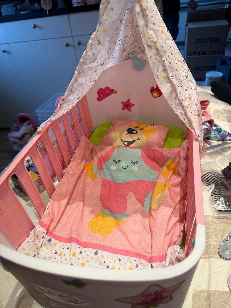 Baby Born bedje met hemeltje, Ophalen, Gebruikt, Meisje