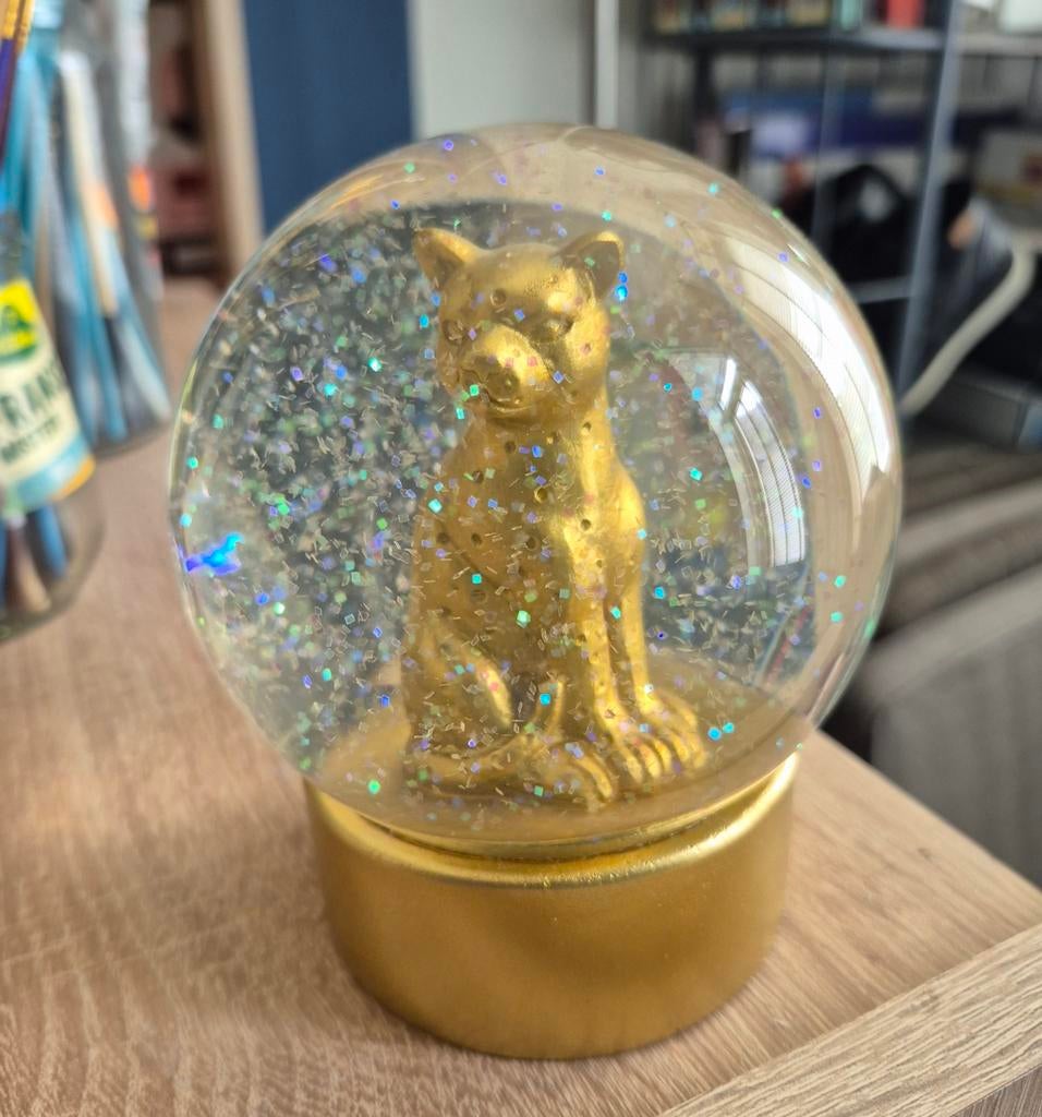 Glitterbol - sneeuwbol - kat - poes verzamelen, Ophalen of Verzenden, Zo goed als nieuw