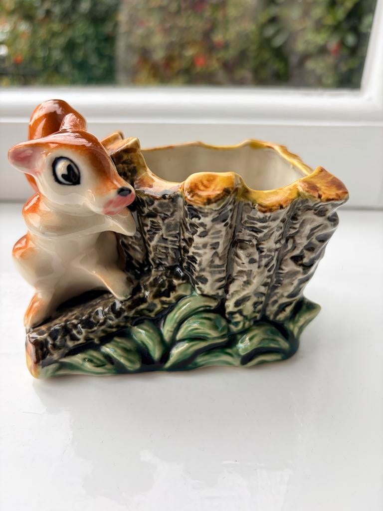 Vintage bloempot met eekhoorn - Charmante decoratie, Gebruikt, Binnen, Ophalen of Verzenden, Overige vormen