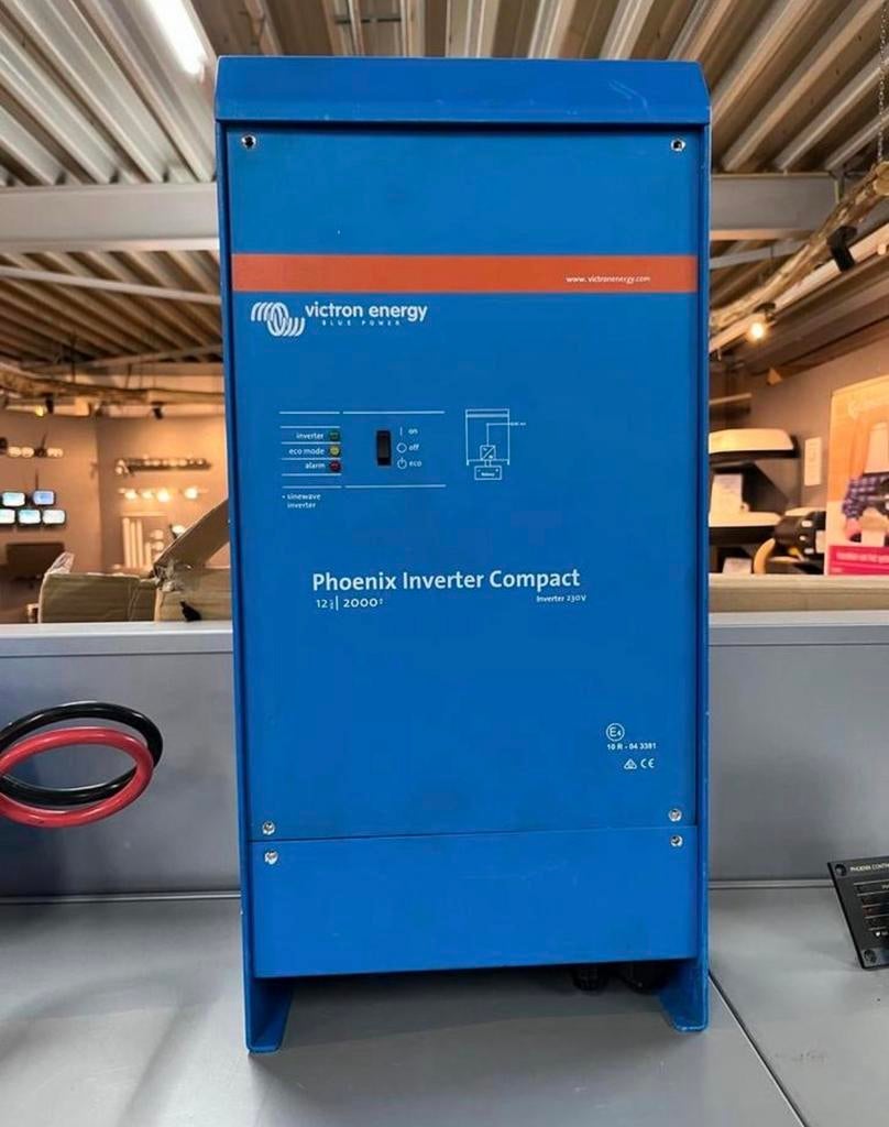 Victron Phoenix Inverter Compact 12/2000 - 12V naar 230V, Ophalen of Verzenden, Zo goed als nieuw, Motor en Techniek