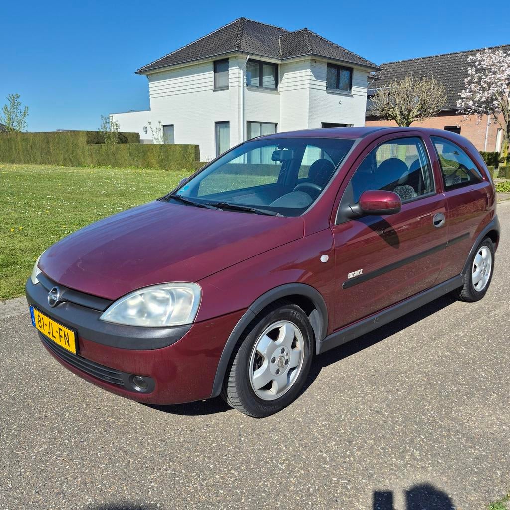 Opel Corsa 1.4 I 16V 3D AUT 2002 Rood, 450 kg, 40 €/maand, 4 cilinders, 1389 cc