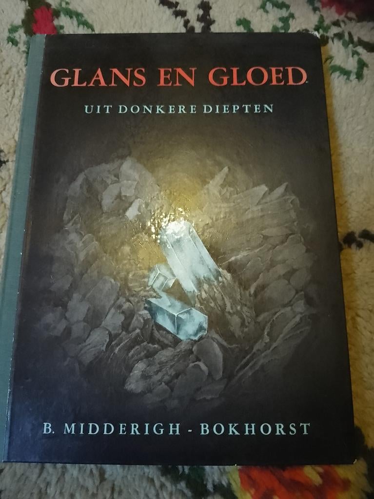 Glans en Gloed Uit Donkere Diepten, Ophalen of Verzenden