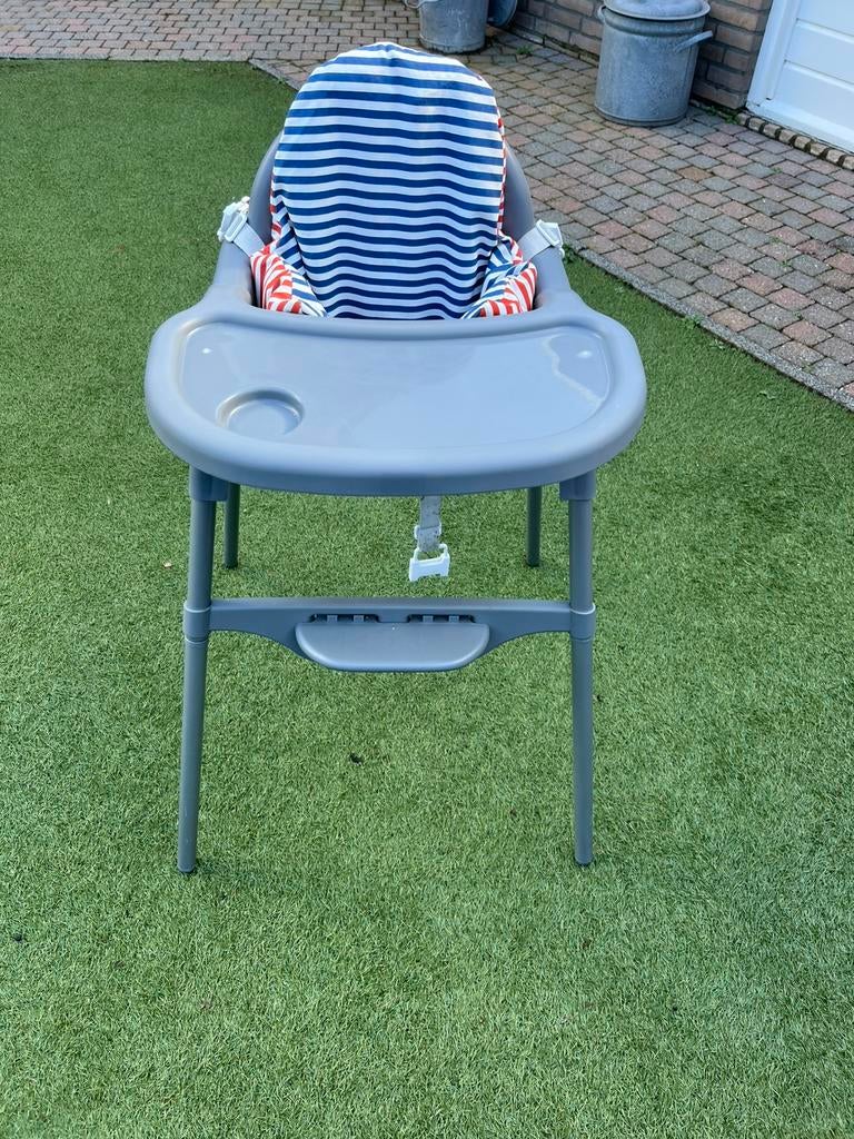 Grijse kinderstoel met verkleiner, Ophalen, Zo goed als nieuw, Meegroeistoel