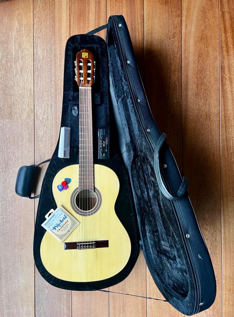Alhambra 1P klassieke gitaar –  hardcase, tuner,plekjes, Muziek en Instrumenten, Snaarinstrumenten | Gitaren | Akoestisch, Ophalen