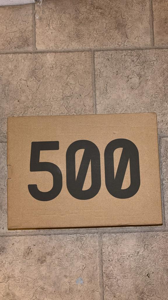 Adidas Yeezy 500 'Salt' - Maat 42, Kleding | Heren, Broeken en Pantalons, Ophalen, Zo goed als nieuw, Overige maten, Grijs