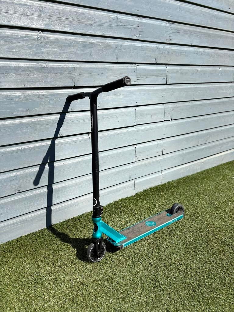 Stuntstep van Slamm + Helm + kniebescherming, Fietsen en Brommers, Steps, Ophalen, Gebruikt, Gewone step