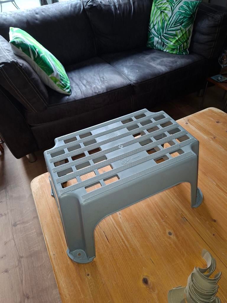 Te koop: een caravan opstapje, grijs kunststof, Route 2000., Ophalen