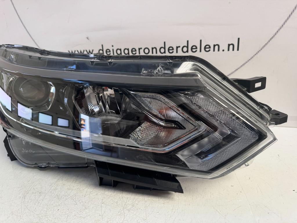 NISSAN QASHQAI J11 FACELIFT LED KOPLAMP LINKS 100-19009, Nissan Motor Co., Ltd., Takashima 1-chome 1-1
220-8686  Yokohama, Nieuw