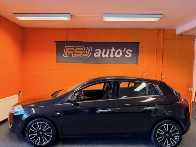Fiat Bravo 1.4 T-JET / 5 DEURS / DYNAMIC-SPORT / VELE OPTIE', Auto's, Fiat, Voorwielaandrijving, Euro 5, Zwart, 4 cilinders