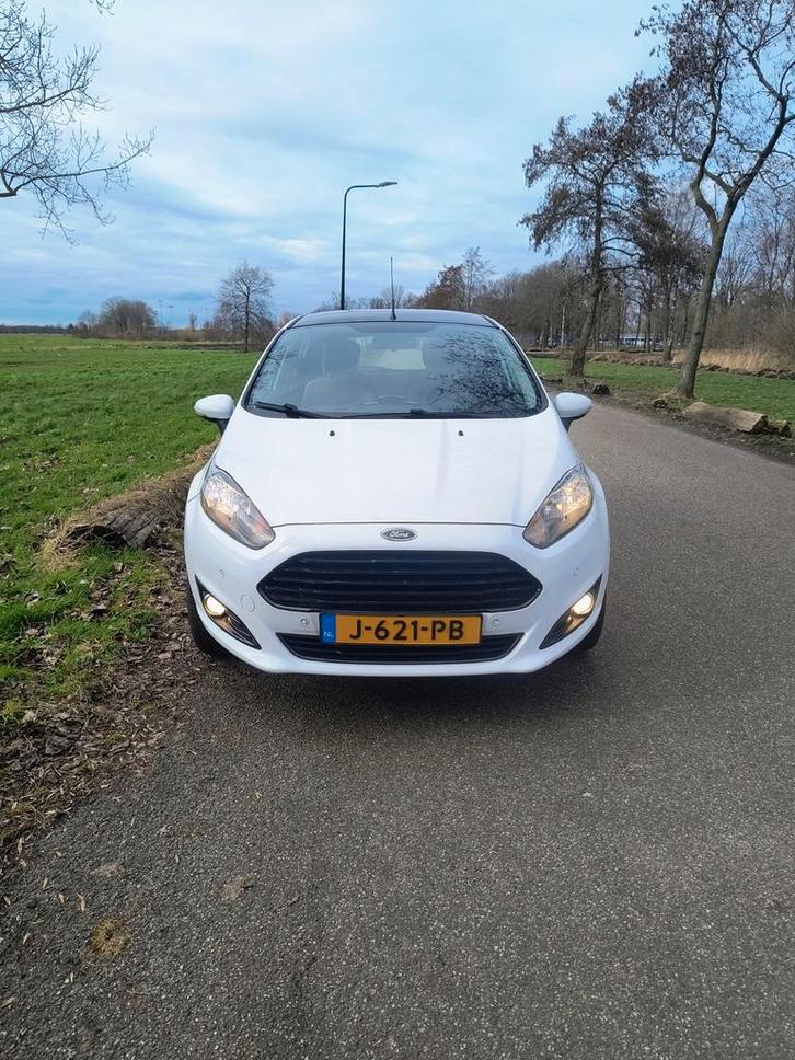Ford Fiësta 1.6 16V 5DR AUT 2013 Wit, Auto's, Ford, Particulier, Fiësta, ABS, Benzine, C, Hatchback, Automaat, Geïmporteerd, Wit