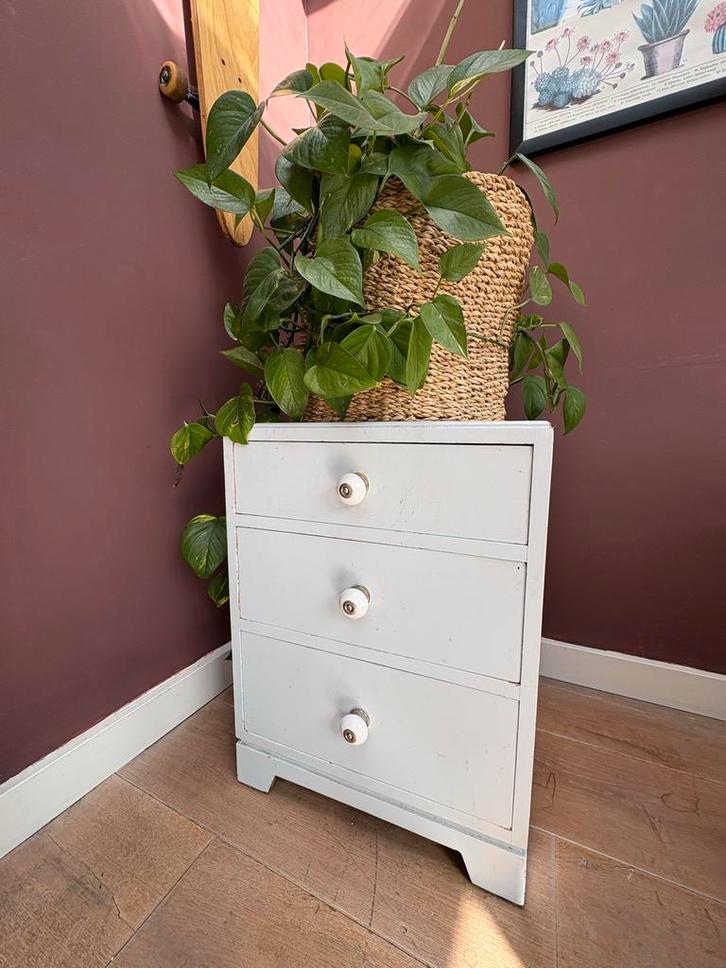 Vintage ladekastje met 3 laden, Huis en Inrichting, Kasten | Ladekasten, Gebruikt, Minder dan 100 cm, Minder dan 50 cm, 25 tot 50 cm