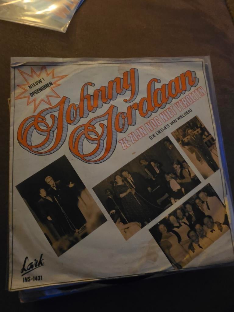 Johnny Jordaan - Ze Zijn Nog Niet Vergeten (Single), Gebruikt, Originele persing, 7 inch, Ophalen of Verzenden