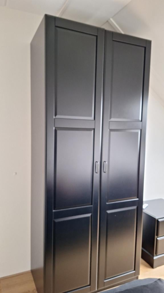 2 bruin zwarte Pax kledingkasten 236x100x60 cm, Ophalen, Met deur(en), Stoer, 200 cm of meer