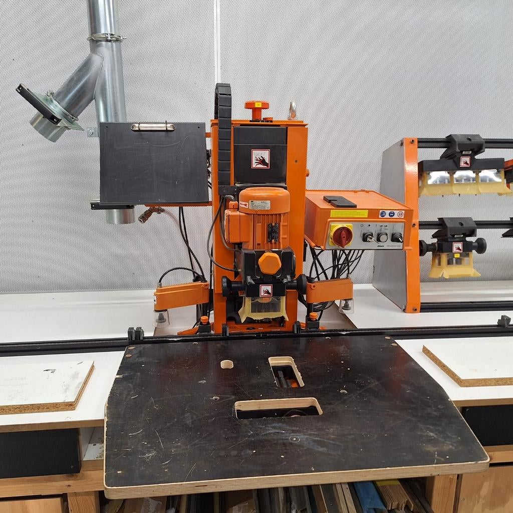 BLUM Pro Center scharnierboor met veel boorkoppen, Ophalen