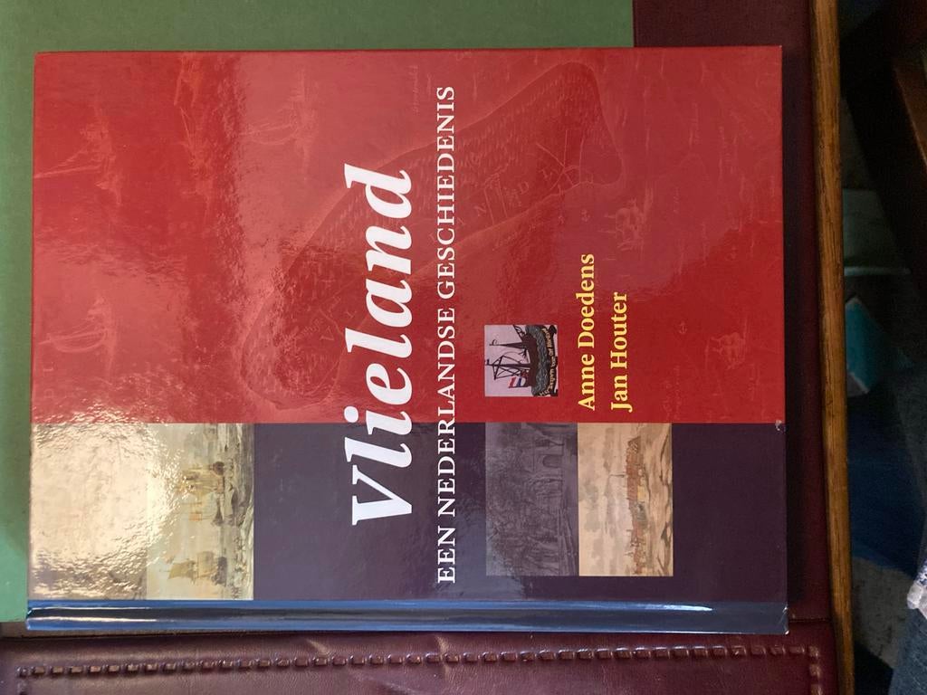Vlieland: Een Nederlandse Geschiedenis, Boeken, Ophalen of Verzenden, 20e eeuw of later, Zo goed als nieuw