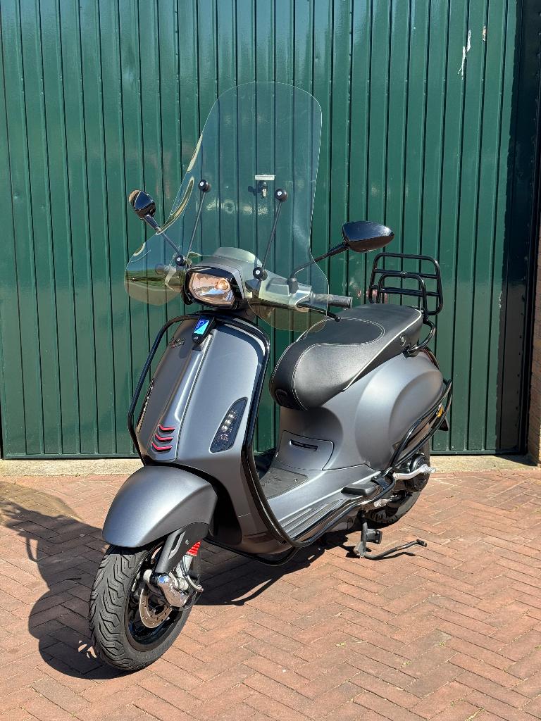 Nieuwstaat Custom Vespa Sprint, Ophalen, Vespa S, Zo goed als nieuw, Benzine