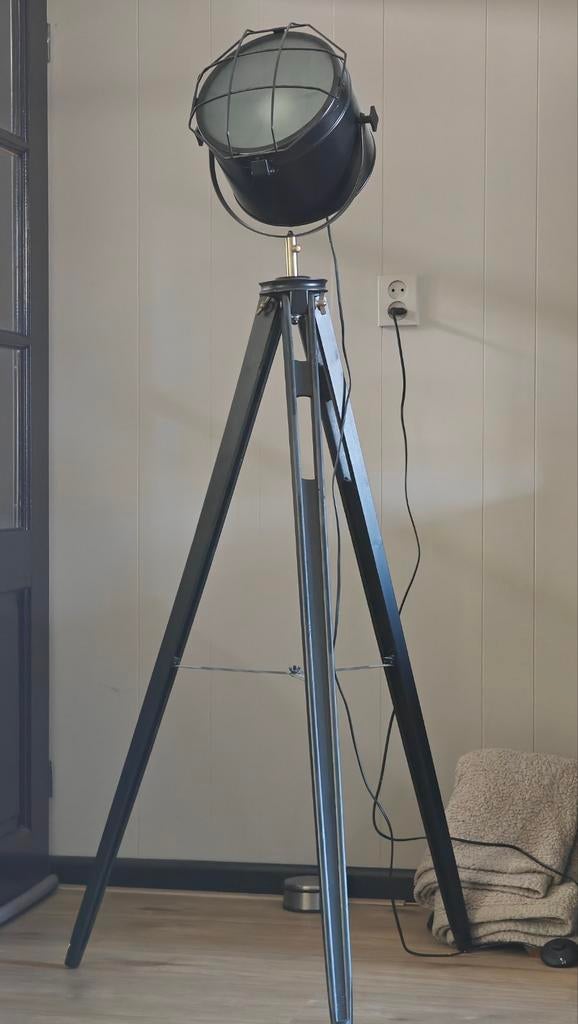 Zwarte Studio/Industriële Lamp op 3-poot, 160cm, Ophalen, Nieuw, Industrieel, Studio, Modern, 150 tot 200 cm