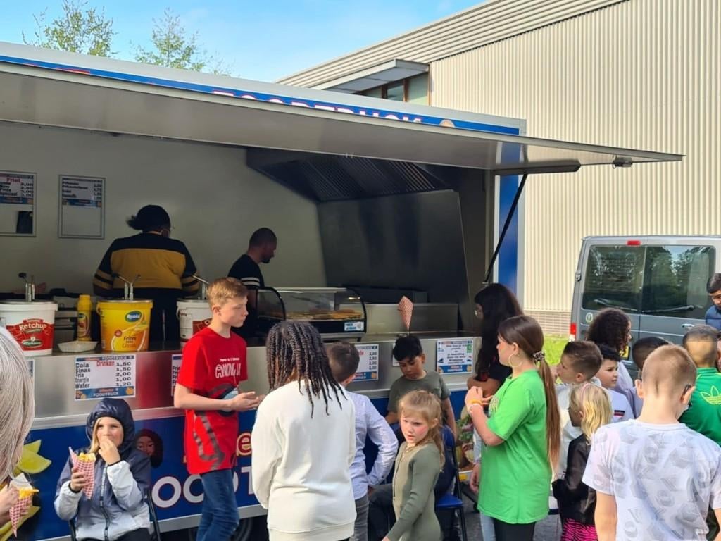 Milensterfrietwagen   friet en snacks  tel 0657962120, Hobby en Vrije tijd, Feestartikelen | Verhuur, Nieuw, Abraham of Sarah