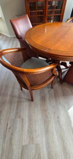 Ronde eettafel met 4 stoelen, waarvan 2 leer met wielen, Ophalen, Gebruikt, Overige materialen, Rond