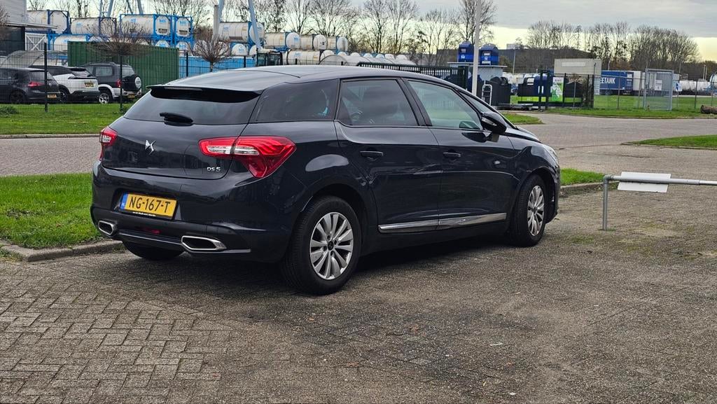 DS 5 1.6 Bluehdi 120 88KW 2017 donkergrijs/ zwart, Auto's, DS, Voorwielaandrijving, 745 kg, 4 cilinders, Zwart