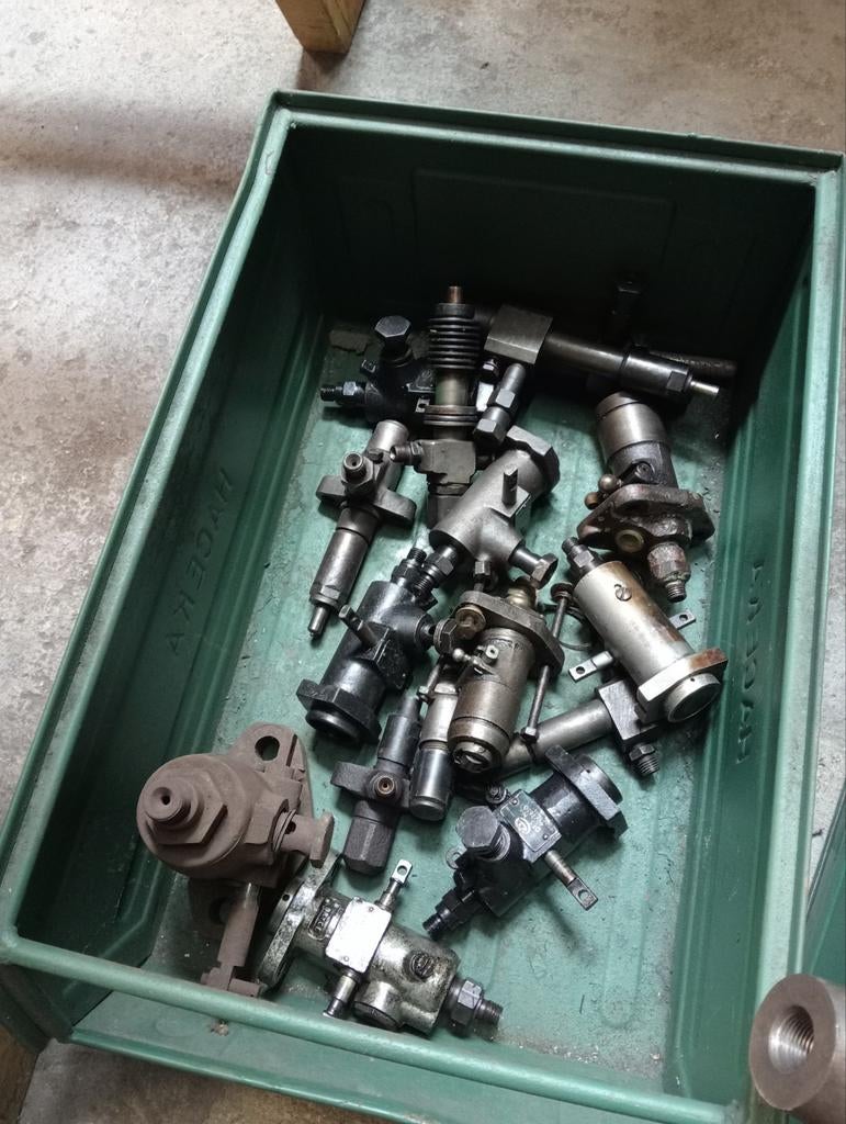 Oude motoren onderdelen, Ophalen, Gebruikt