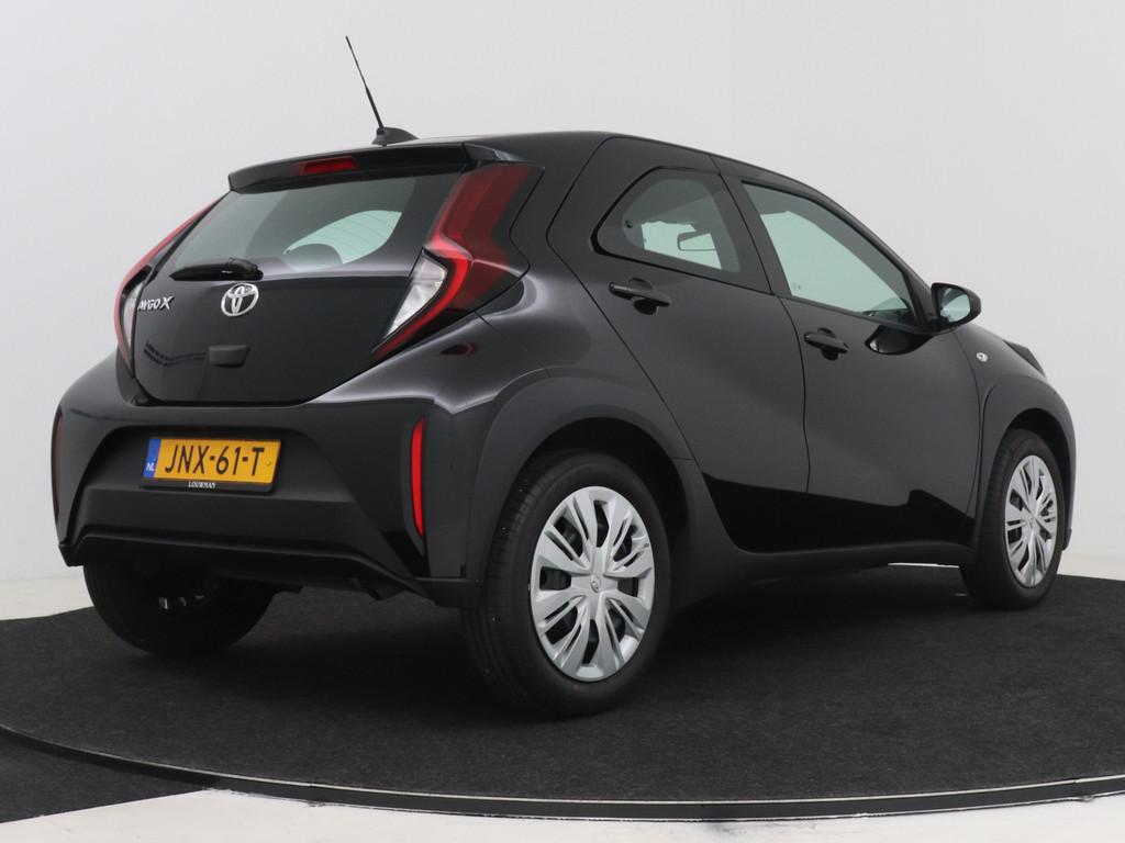 Toyota Aygo X 1.0 VVT-i S-CVT Play AUTOMAAT | DEMO & DIRECT, Auto's, Toyota, 12 maanden, Stof, 4 stoelen, Zwart