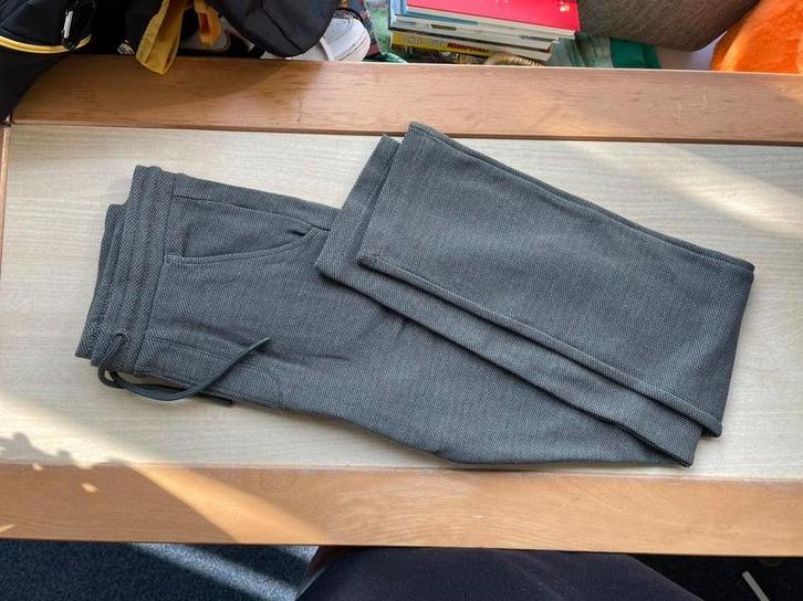 Broek HEMA, Kleding | Heren, Broeken en Pantalons, Zo goed als nieuw, Overige maten, Ophalen