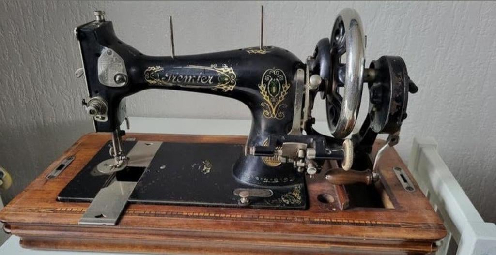 Premier naaimachine, Antiek en Kunst, Antiek | Naaimachines, Ophalen of Verzenden