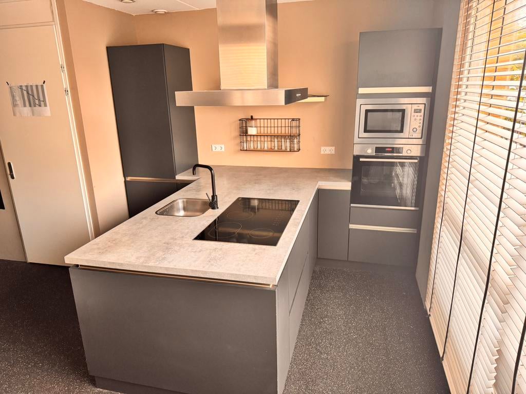 Keuken gratis, Huis en Inrichting, Keuken | Complete keukens, Ophalen, Gebruikt, Overige typen, Grijs