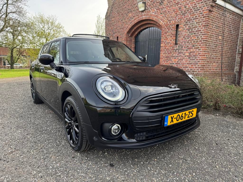 Mini Clubman Zwart 2020 Pano LED Carplay Stoelverwarming, Auto's, Mini, Voorwielaandrijving, 4 cilinders, Leder en Stof, Zwart