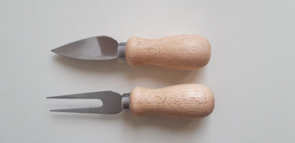 kaas bestekje met houten handvat, Ophalen of Verzenden, Zo goed als nieuw, Hout