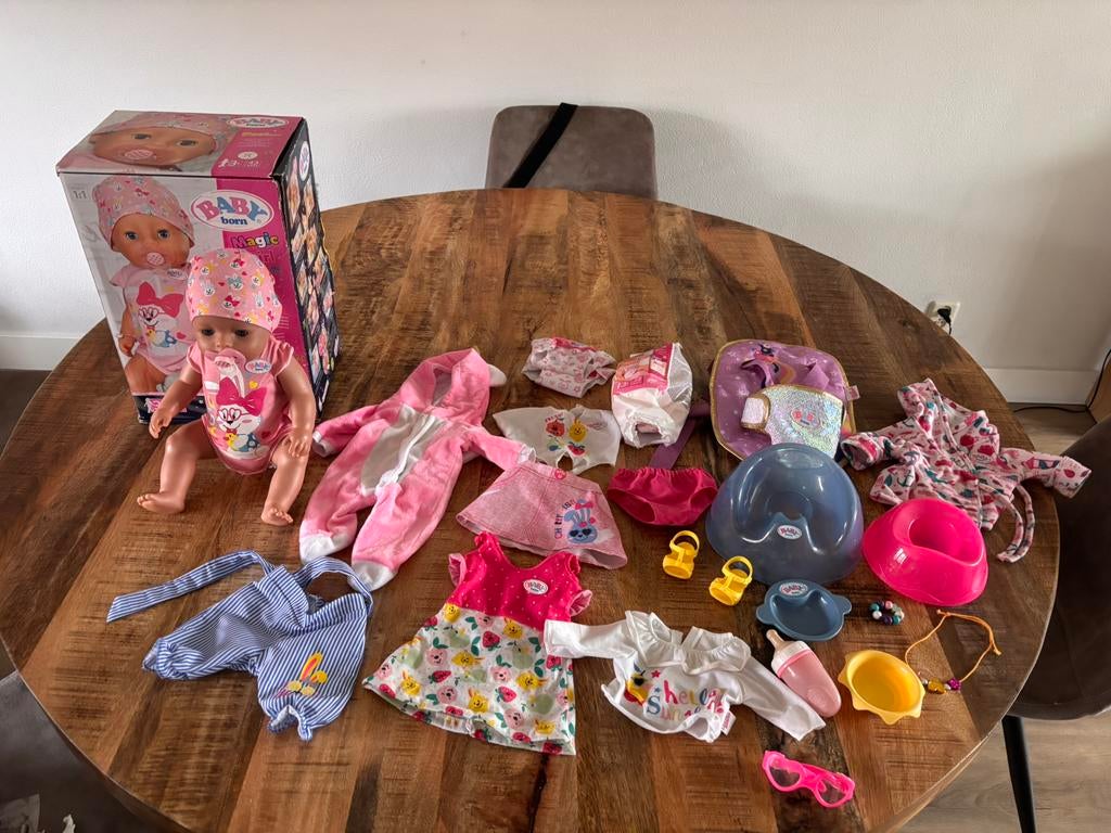 Baby Born met veel extra’s, Kinderen en Baby's, Speelgoed | Poppen, Zo goed als nieuw, Babypop, Ophalen