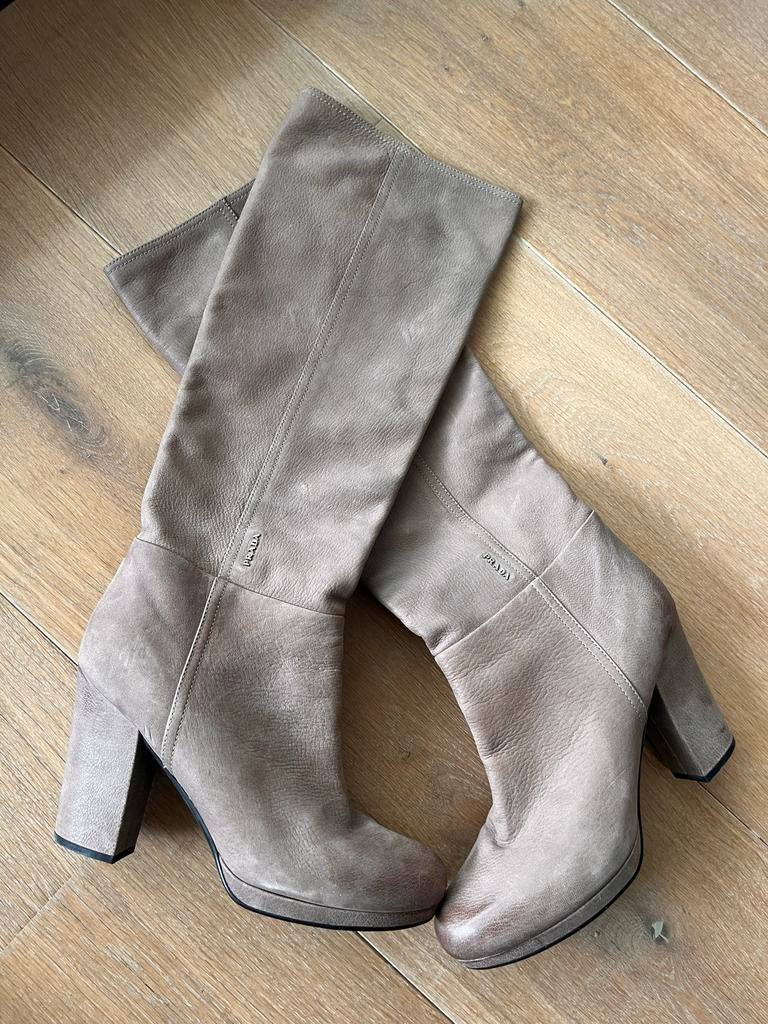 Prada hoge laarzen, maat 40, oudroze/taupe, Kleding | Dames, Schoenen, Ophalen of Verzenden, Zo goed als nieuw, Roze, Hoge laarzen