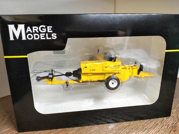 Te koop Marge Models New Holland Hayliner 275 balenpers., Hobby en Vrije tijd, Modelauto's | 1:32, Nieuw, Tractor of Landbouw